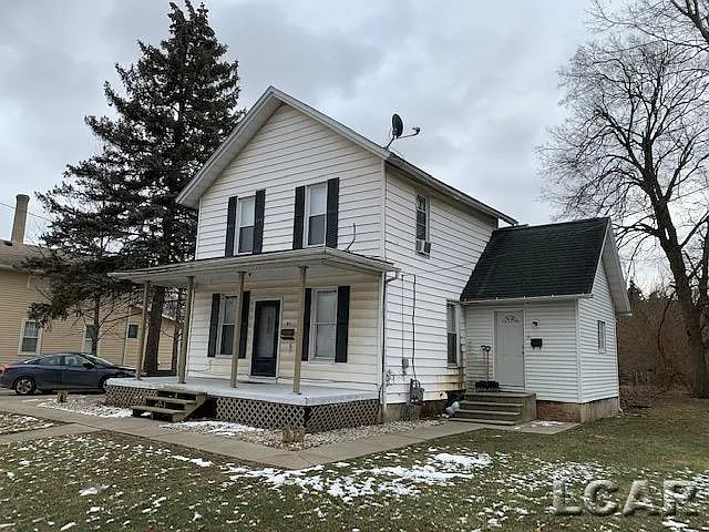 611 College Ave photo 1