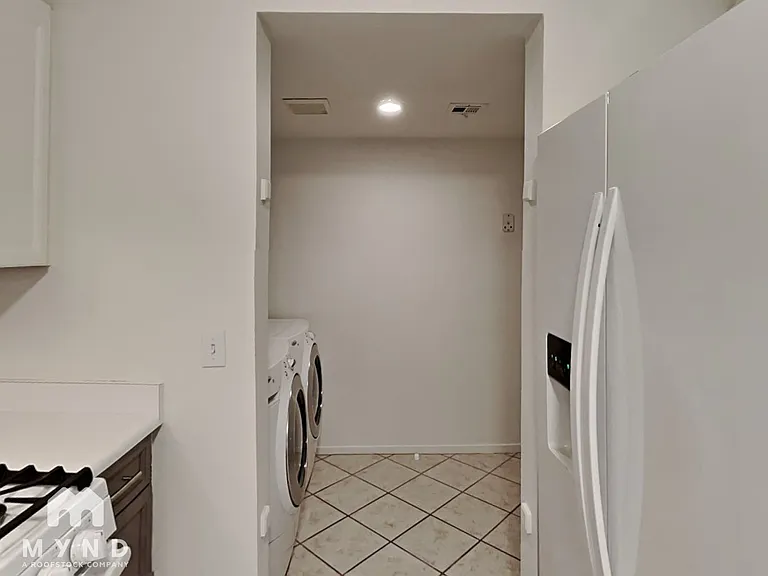 8042 Laurena Ave — Photo 9