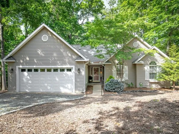 43 Out Of Bounds Rd, Palmyra, VA 22963