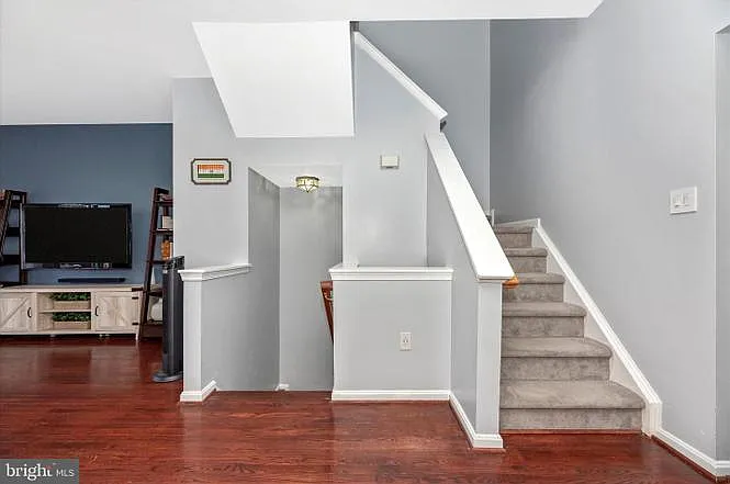 124 Cavenrock Ct — Photo 17