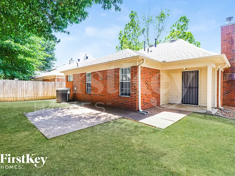 8930 Lake Springs Cv — Photo 14