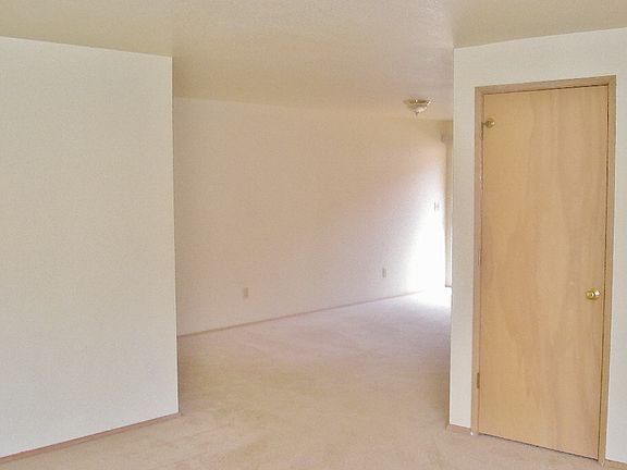 5th image of 3325 Woodard Green Dr NE