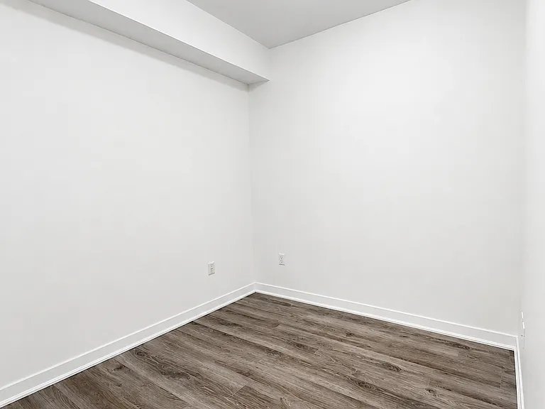 85 Robinson St #906 — Photo 11