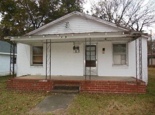 108 Taylor St, Weldon, NC 27890