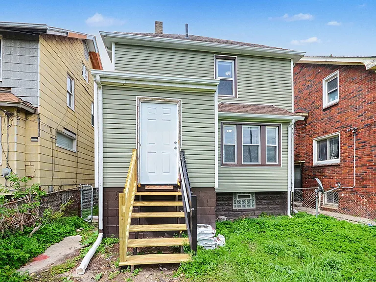 242 Ferris St — Photo 15