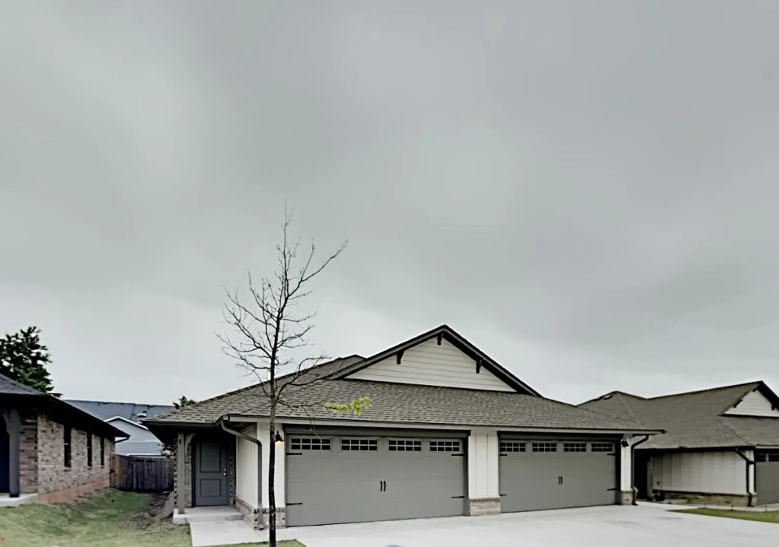 2 Bedrooms 2 Bathroom 2 Car Garage Duplex Close to Broadway Extension, a short distance from Edmo... — Photo 2