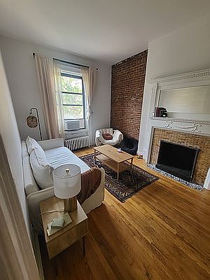 1st image of 124 W 81st St APT 8