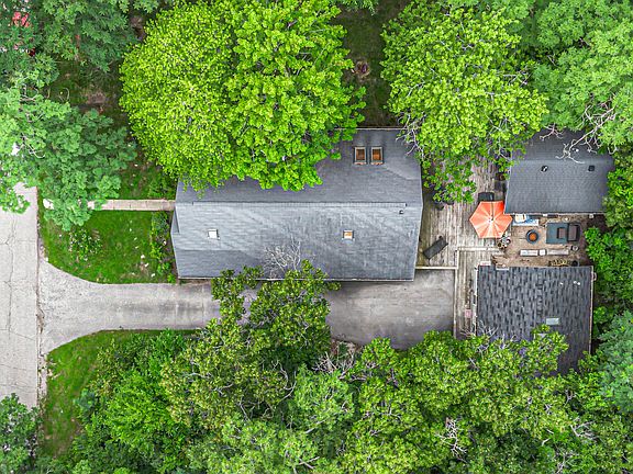 4th image of 110 Arndt St