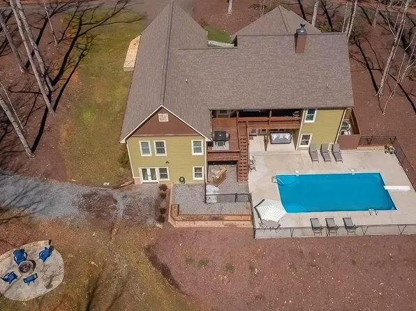 2630 Mountain Tops Rd, Blue Ridge, GA 30513