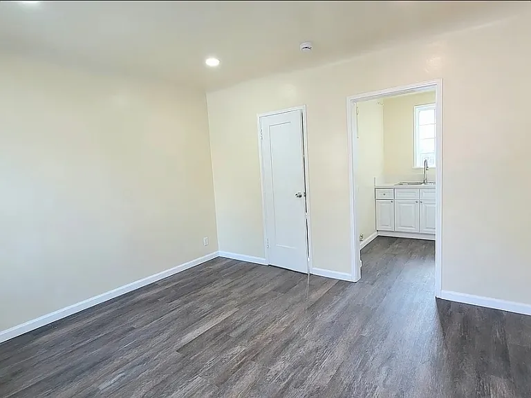 8128 Seville Ave #B — Photo 14