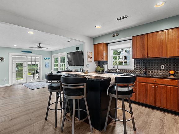 3rd image of 11603 Spring Point Dr