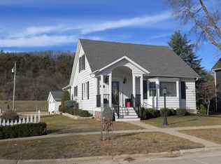 702 Winneshiek Ave, Decorah, IA 52101