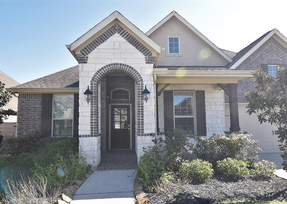 1st image of 2526 Deerwood Heights Ln