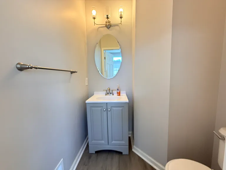 235 Eisenhower Ct — Photo 7