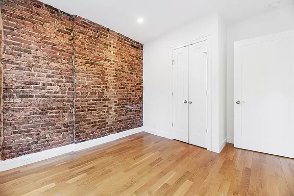 Rented by REAL New York | media 7