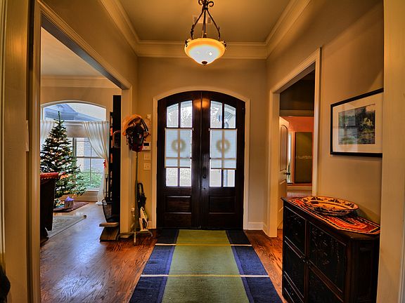3rd image of 1650 Arborway Cir