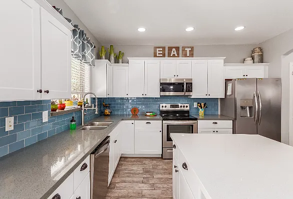 3285 E Lafayette Ave — Photo 14