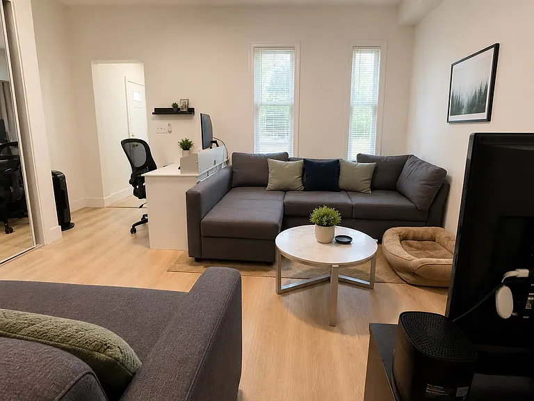 568 Main St #3 — Photo 3