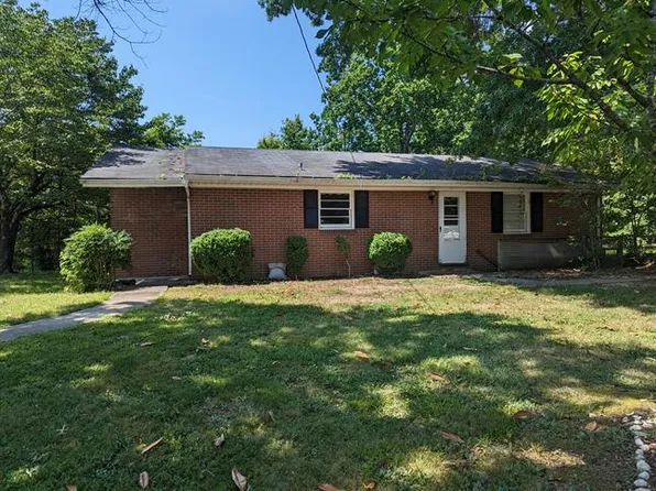 225 Englewood Ln, Danville, VA 24541