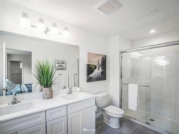 4th image of 270 Arthur Ln