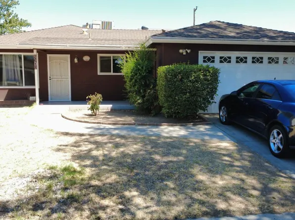 2618 W Pontiac Way, Fresno, CA 93705