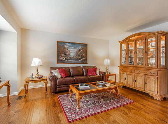 4th image of 2507 W Harvest Ln S