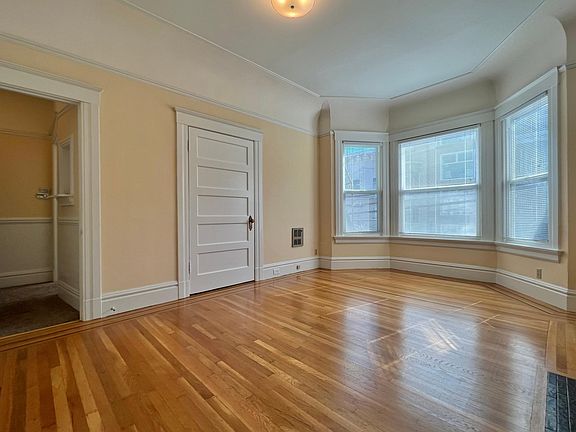 4th image of 1631 Larkin St APT 3