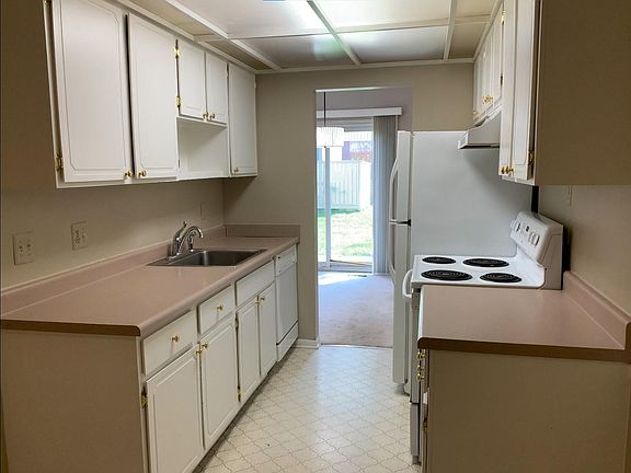 2nd image of 963 Kirts Blvd