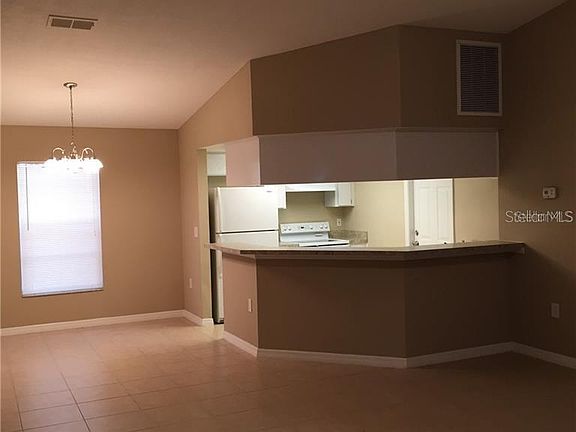 2nd image of 2909 E Lake Ave
