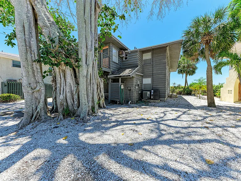 102 Palmetto Ave — Photo 55