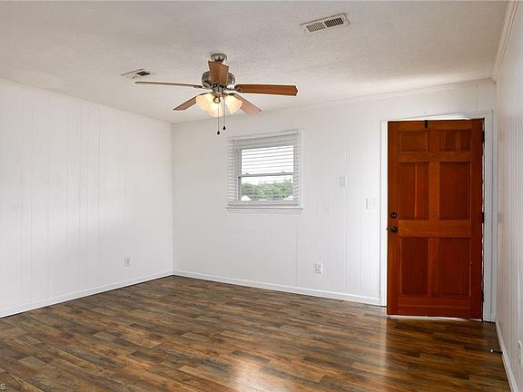 4th image of 4950 Fairview Ct