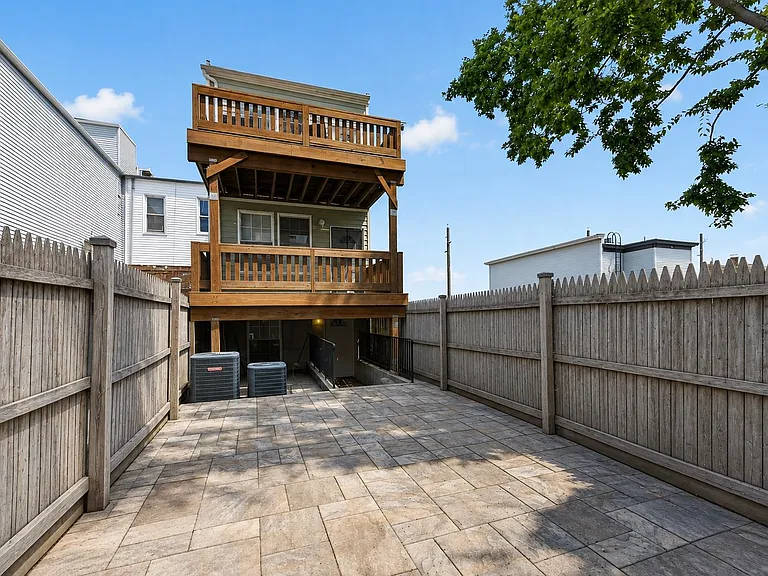 447 Mercer St #1 — Photo 33