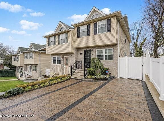 2nd image of 47 Garden St