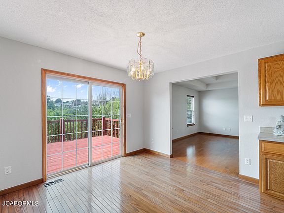 5th image of 1808 York Dr