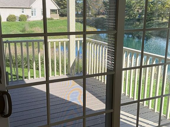 2nd image of 1676 Edgebrooke Ct