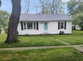 501 S Walnut St, Wayne City, IL 62895