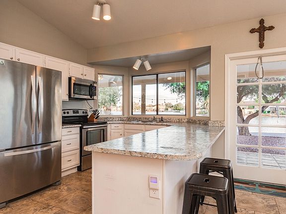 4th image of 11129 W Primrose Ln