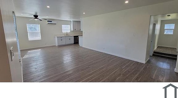4th image of 13315 Avalon Blvd