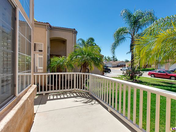 3rd image of 566 Iona Ct