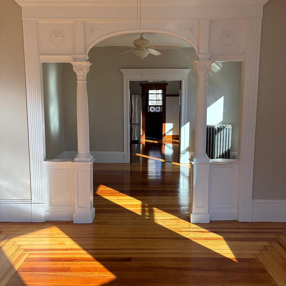 3 bed, 1.0 bath, 3231 sqft, $2,300 — Photo 4