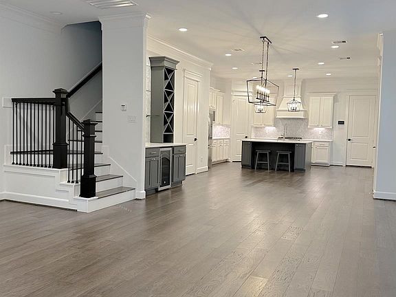 5th image of 1208 Malone St