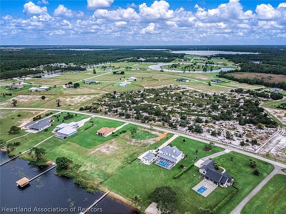 4th image of 1010 Lake Reserve Rd