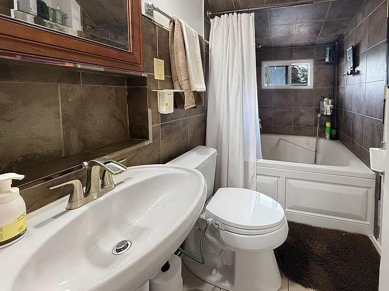 1140 S Harvey Ave — Photo 8