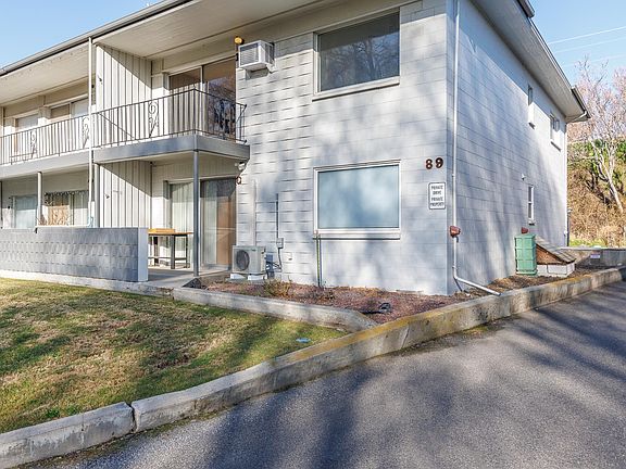 2nd image of 89 N Waverly Pl #F