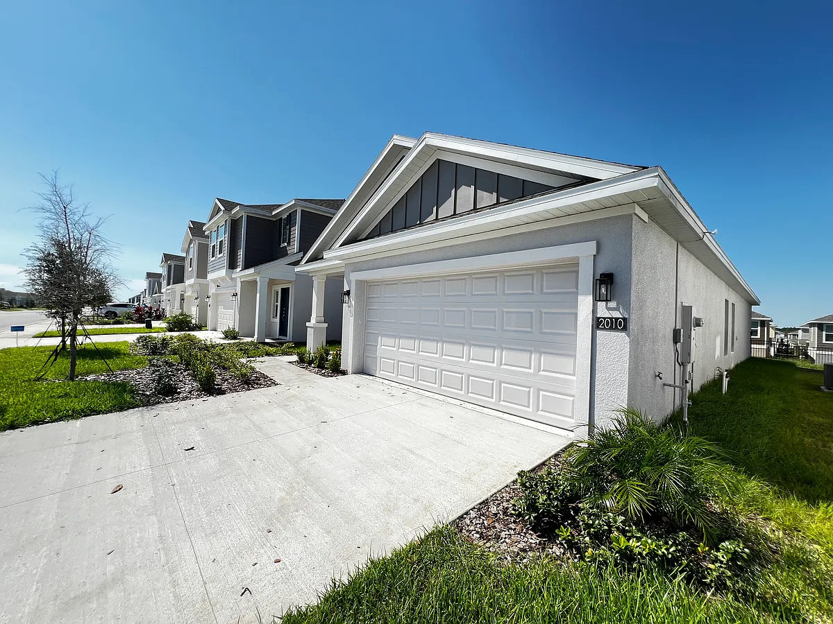 Building Photo - 2010 Punch Bowl Ave