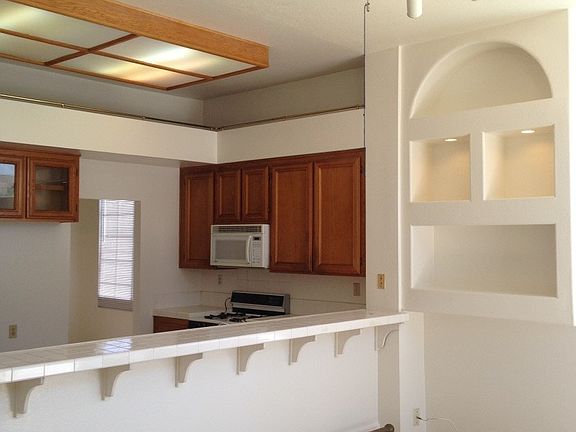 4th image of 932 Laroda Ct