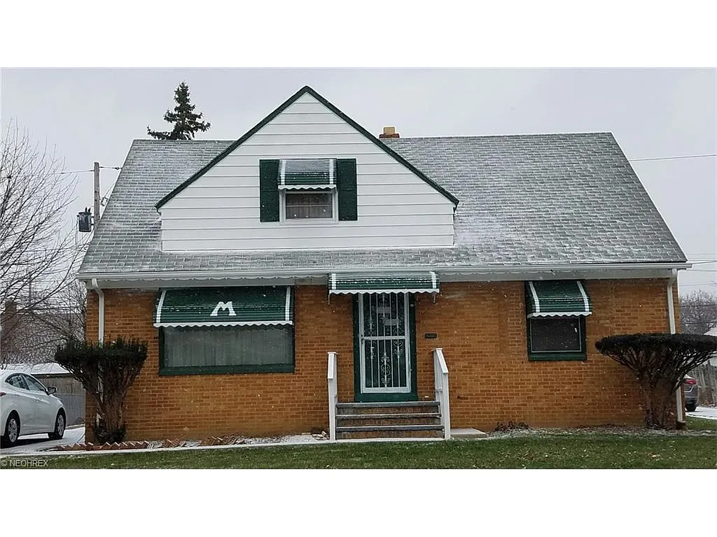 18405 Michael Dr photo 1