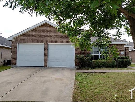 1st image of 2833 Thrush Dr