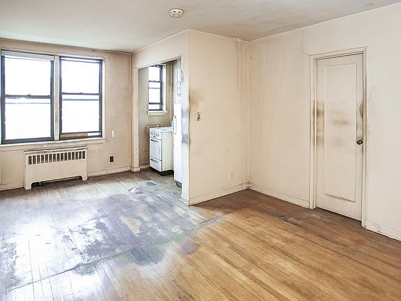 3rd image of 3751 86th St APT 4J
