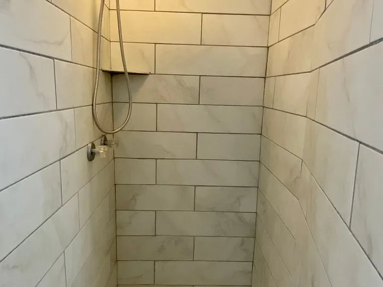 1411 Hampton Dr — Photo 20